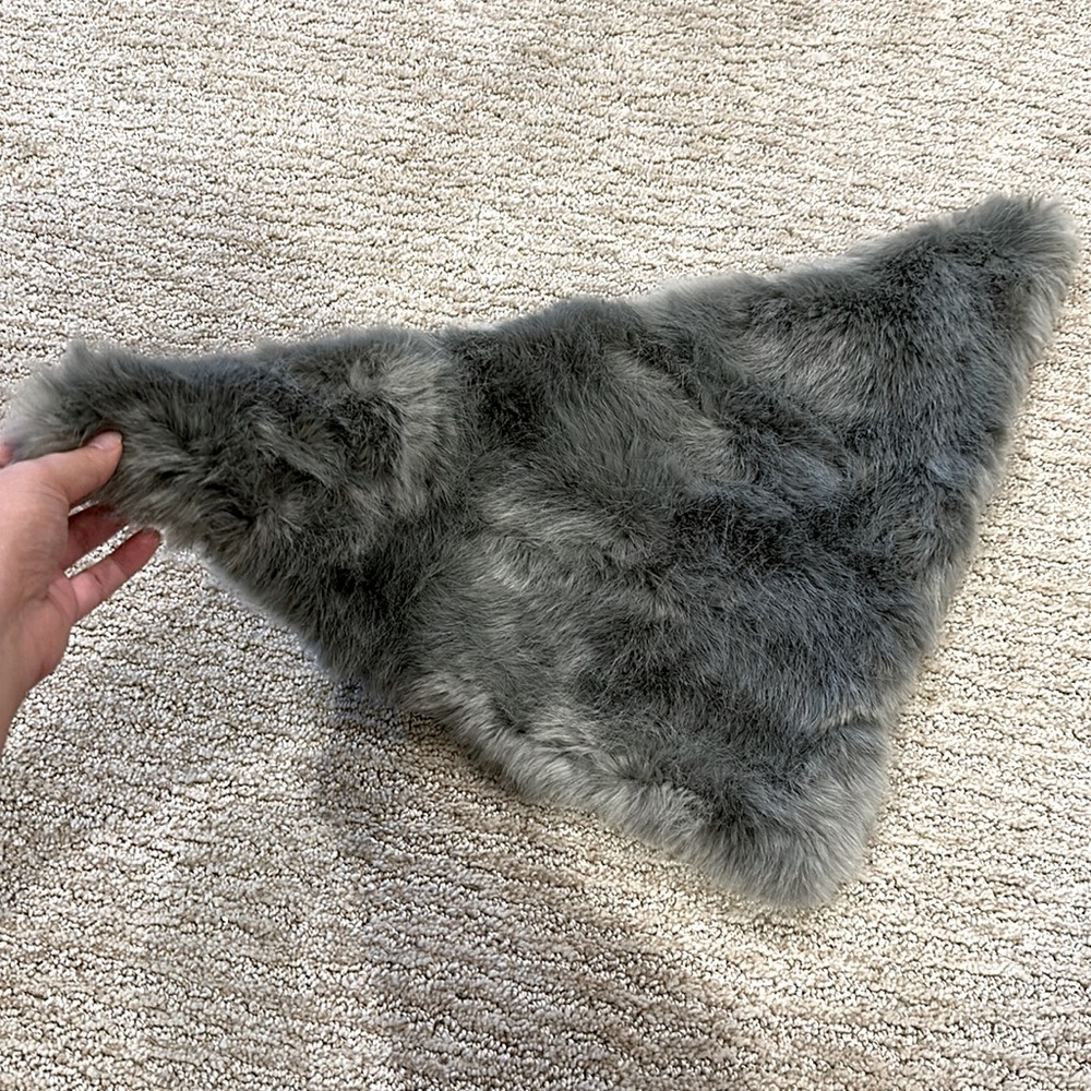 Max Studio Collar Scarf Faux Fur Silver Gray